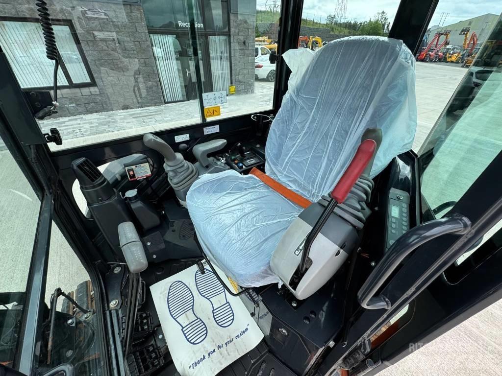 Hitachi ZX 26 U-6CLR Mini excavadoras < 7t