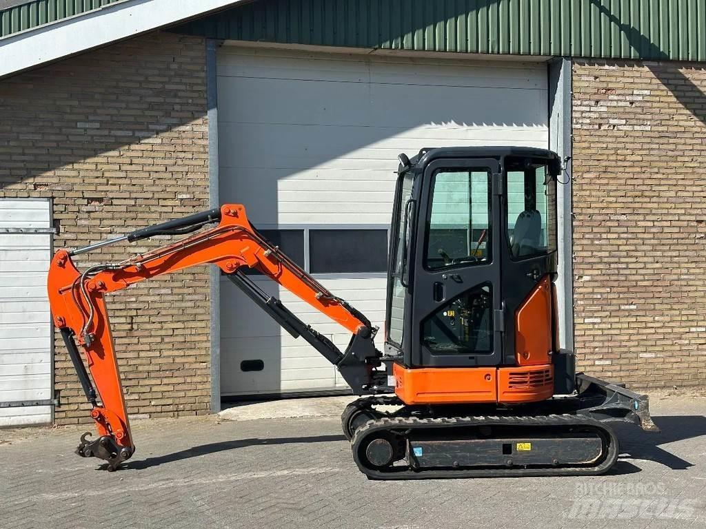 Hitachi ZX26U-6CR Mini excavadoras < 7t