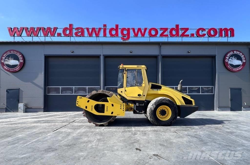 Bomag BW 213 D-4 Rodillos de un solo tambor
