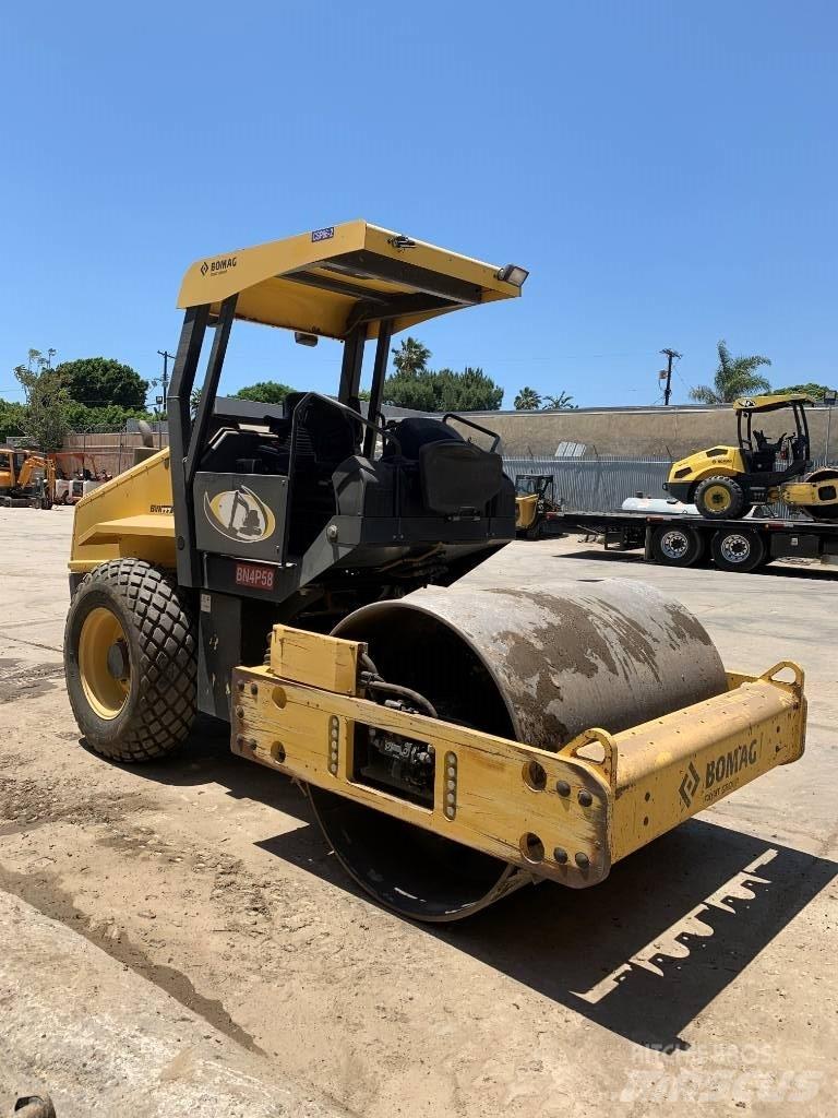 Bomag BW 177DH-50 Rodillos de un solo tambor