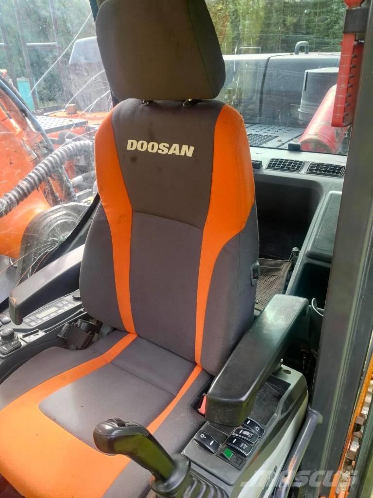 Doosan DX 300 LC Excavadoras de cadenas