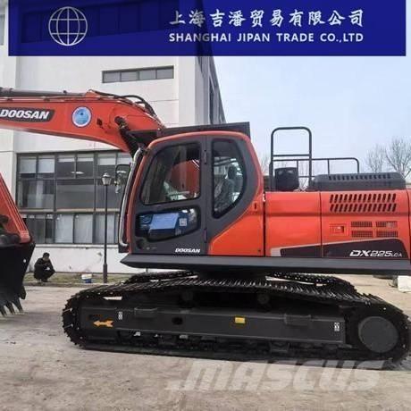 Doosan DX 225 Excavadoras de cadenas