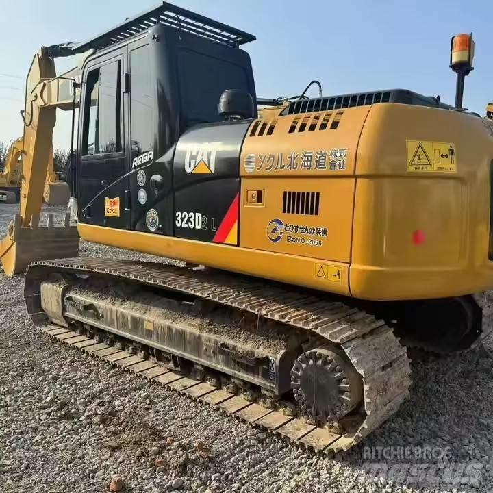 CAT CAT323D2L Excavadoras 7t - 12t