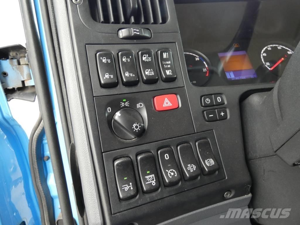 Scania P 250 Camión con caja abierta