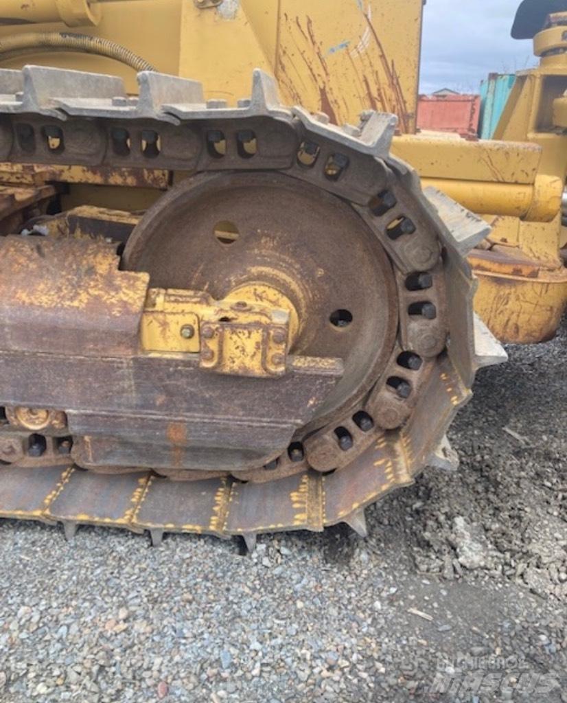 CAT D 5 C Buldozer sobre oruga