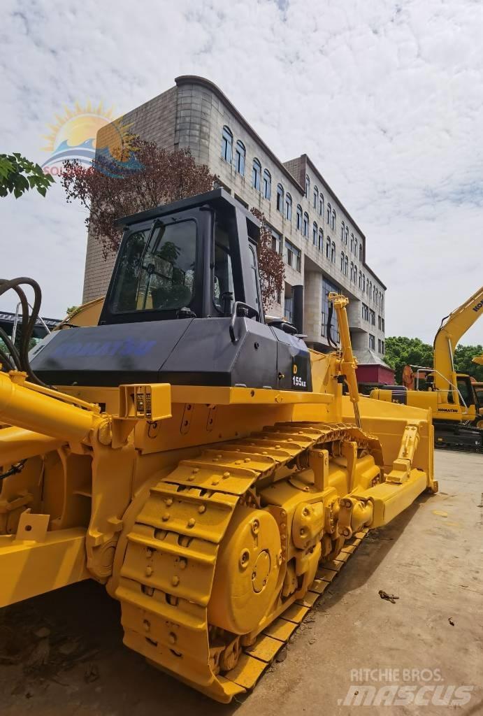 Komatsu D 155 AX Buldozer sobre oruga