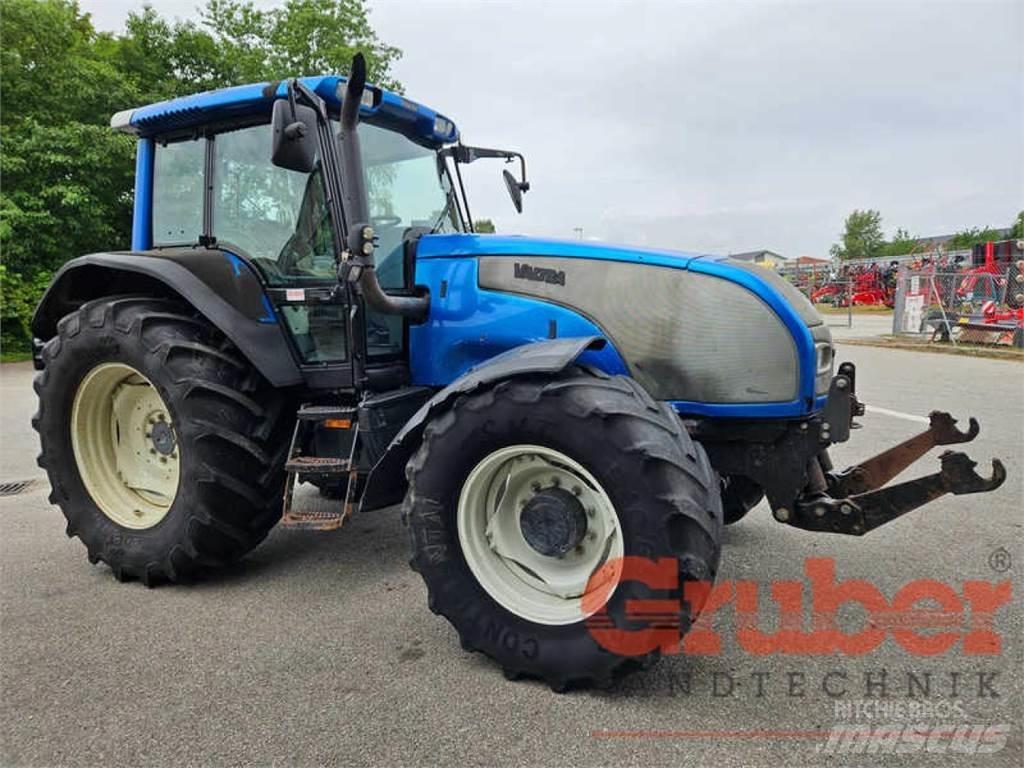 Valtra T 140 Tractores