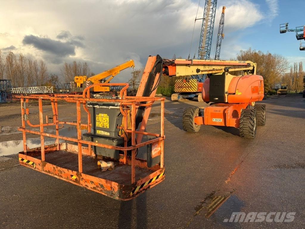 JLG 800 AJ Plataforma de trabajo articulada