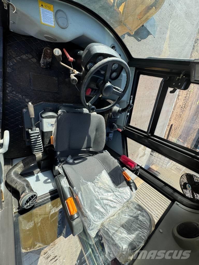 HZM 825 Cargadoras sobre ruedas