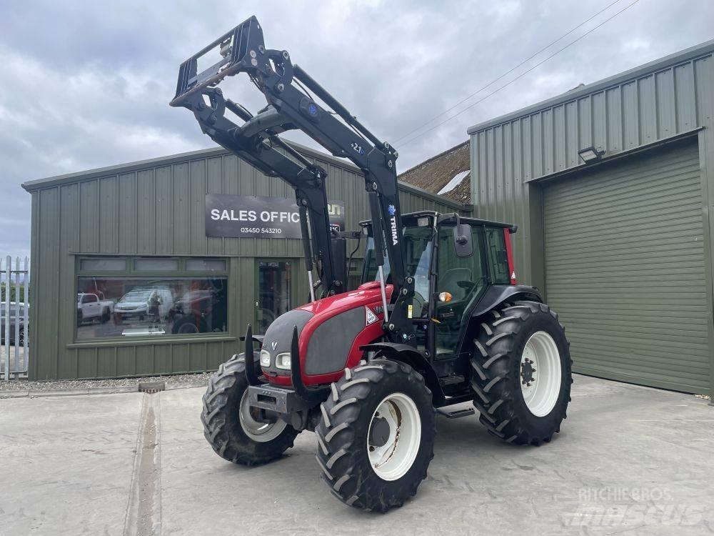 Valtra A 83 Tractores