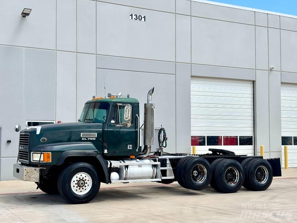 Mack CL 713 Cabezas tractoras
