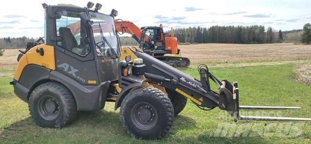 Mecalac AX850 Cargadoras sobre ruedas
