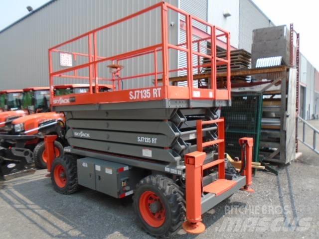 SkyJack SJ 7135 RT Plataformas tijera