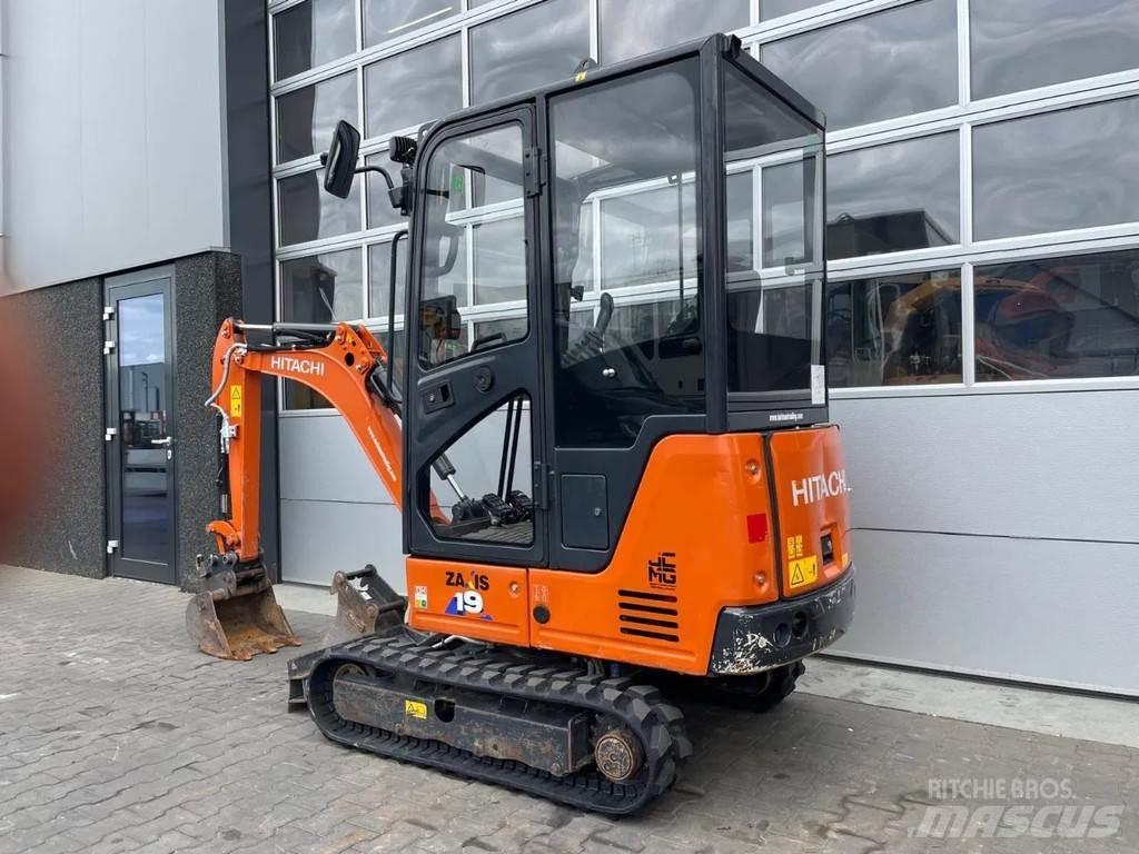 Hitachi ZX19-6 CR Mini excavadoras < 7t