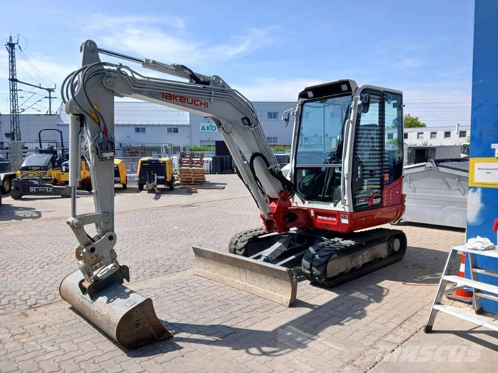 Takeuchi TB 240 DPF Mini excavadoras < 7t