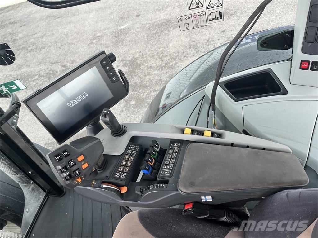 Valtra S374 Tractores