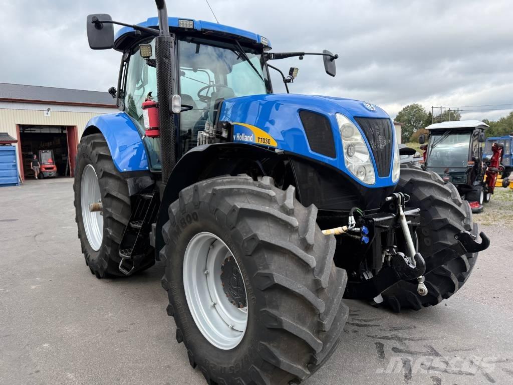New Holland T7030 Tractores