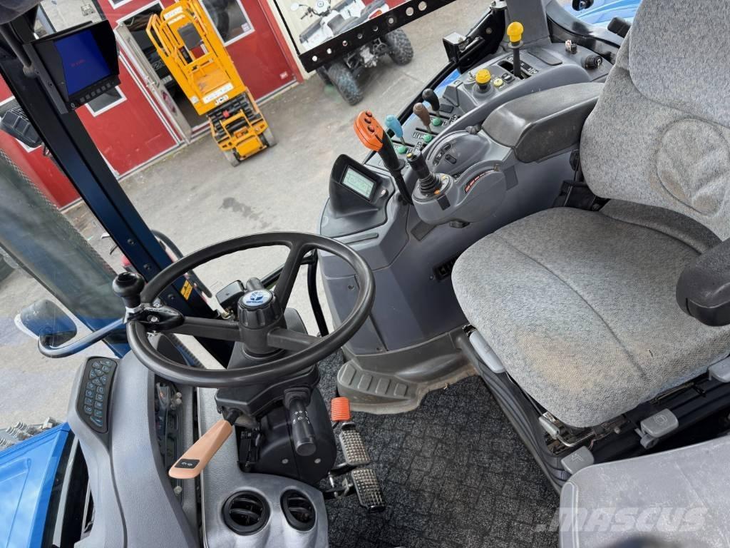 New Holland T7030 Tractores