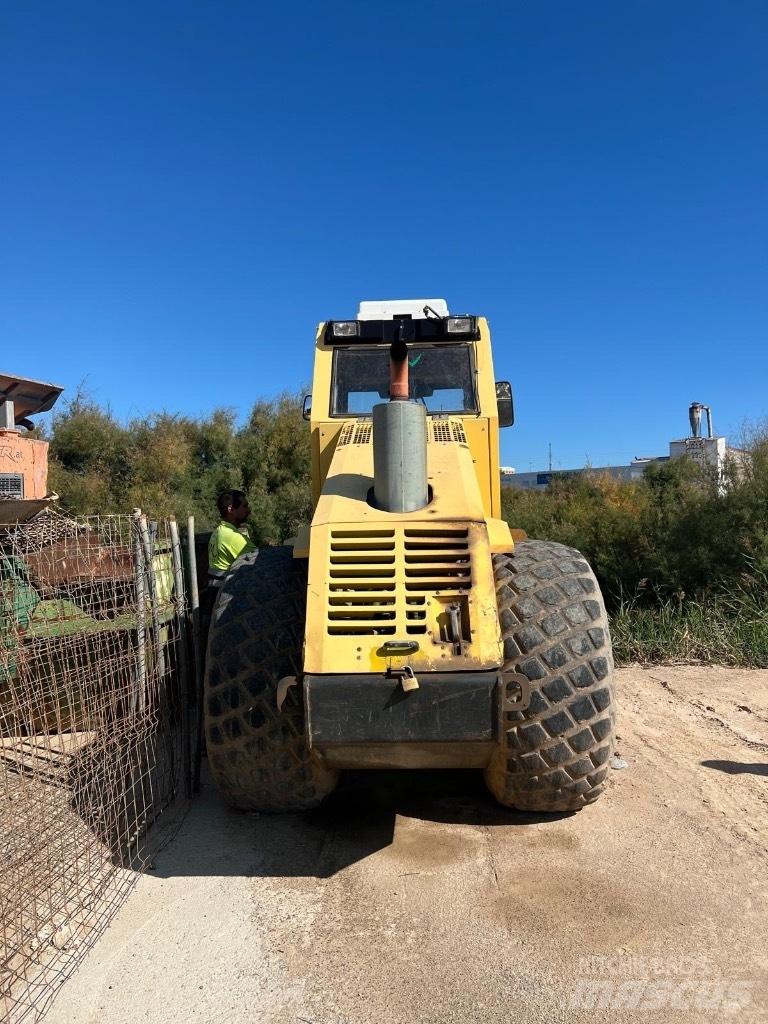 Bomag BW 211 D-3 Rodillos de un solo tambor