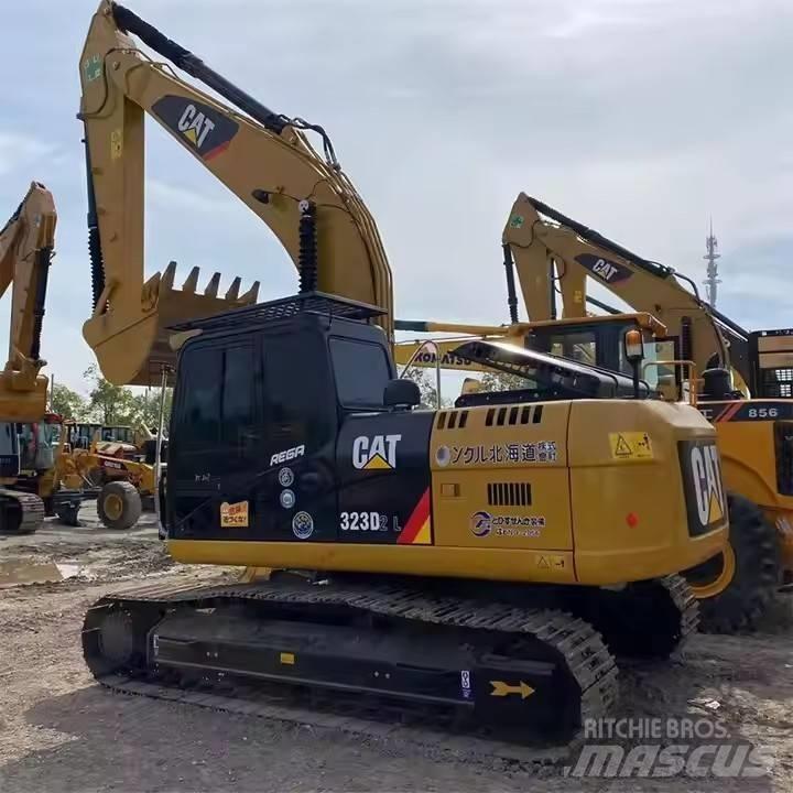 CAT CAT323D2L Excavadoras 7t - 12t