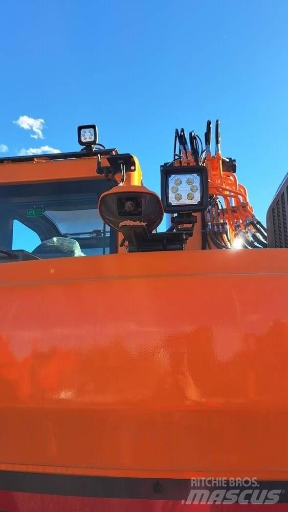 Develon DX 140 LCR-7 Excavadoras de cadenas