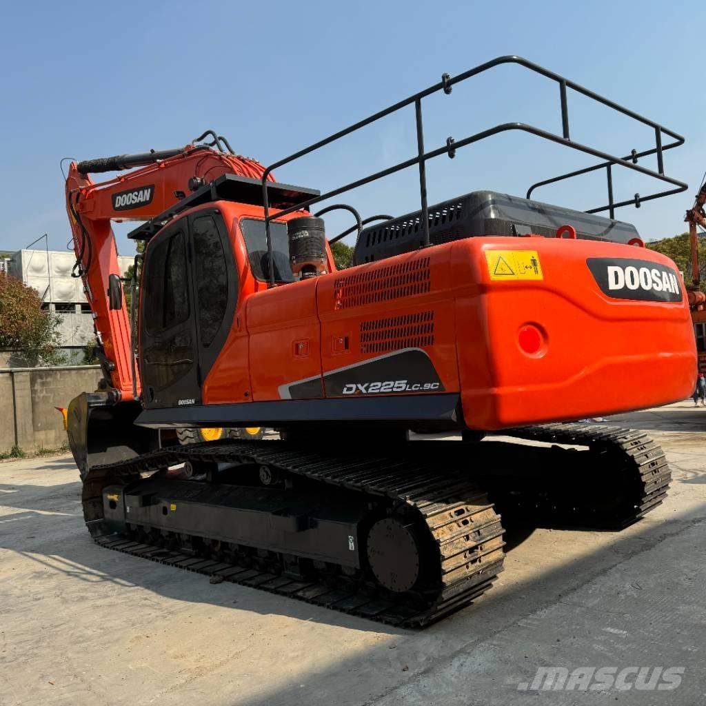 Doosan DX 225 LC Excavadoras de cadenas