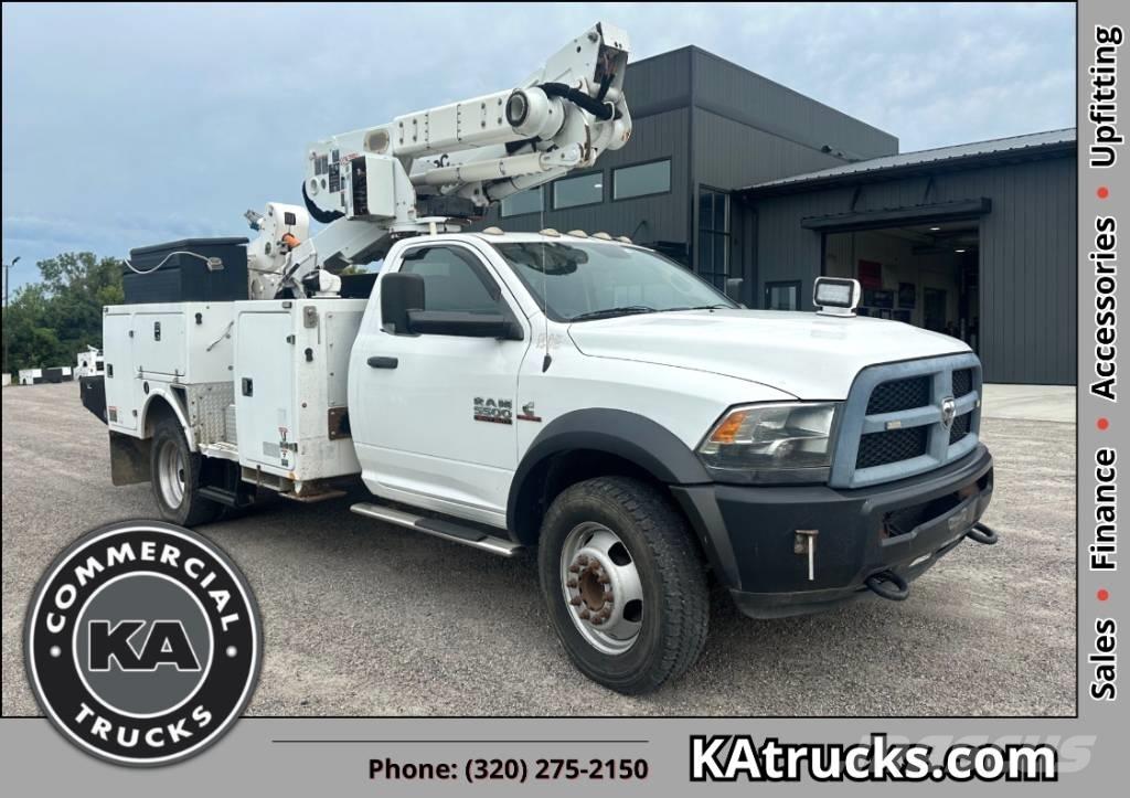 RAM 5500 TRADESMAN Plataformas sobre camión