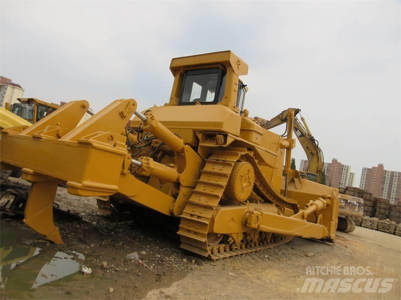 CAT D 10 Buldozer sobre oruga