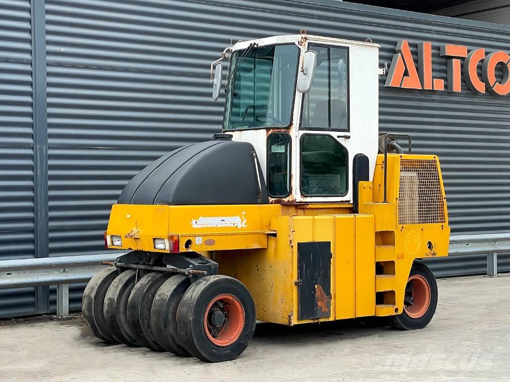 Dynapac CP 142 Rodillos sobre neumáticos