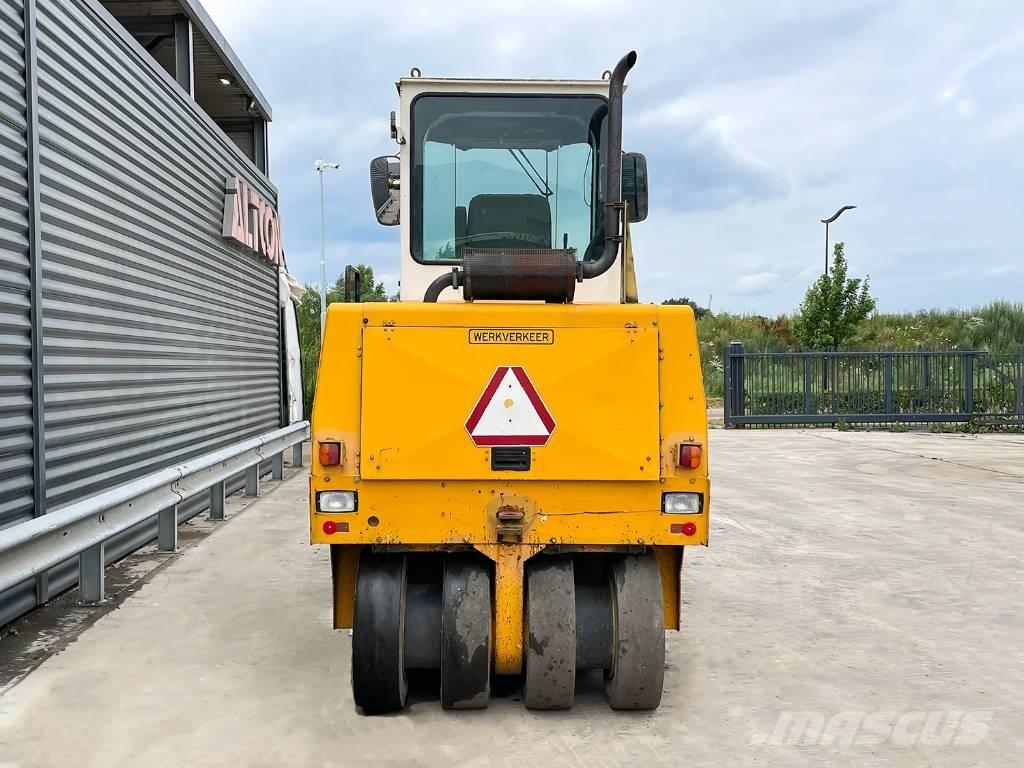 Dynapac CP 142 Rodillos sobre neumáticos