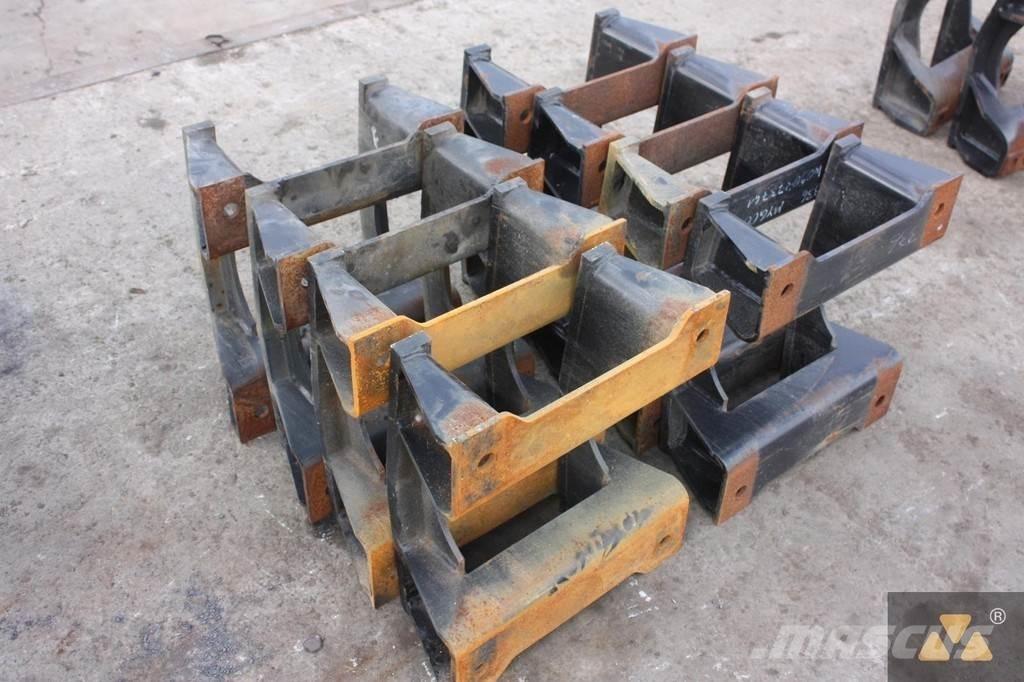 CAT Trackguards Neumáticos, ruedas y llantas