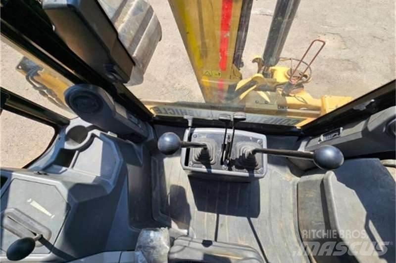 CAT 426F2 TLB Retrocargadoras