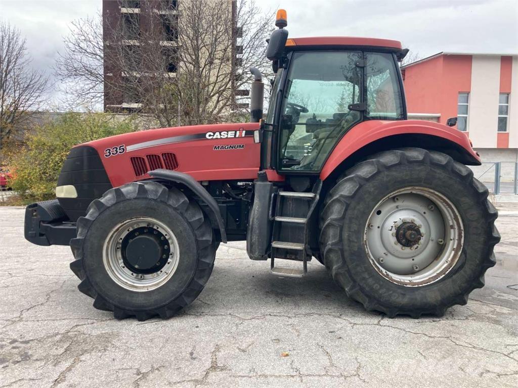 Case IH magnum 335 Tractores