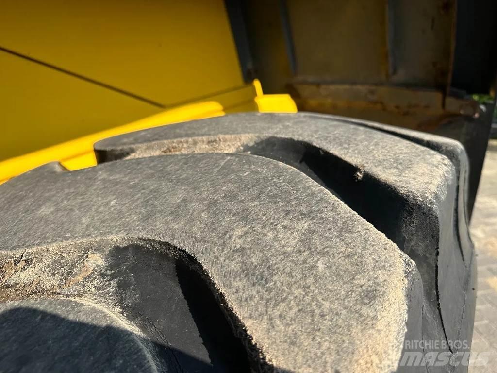 Komatsu WA270-3 Cargadoras sobre ruedas