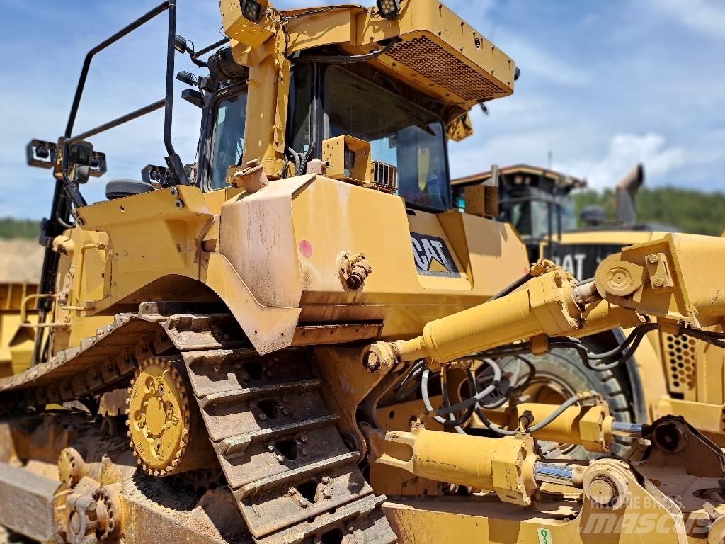 CAT D 8 T Buldozer sobre oruga