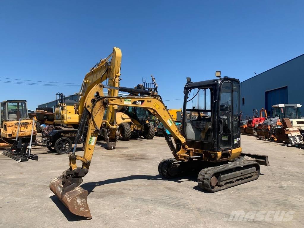 CAT 302.7 D CR Mini excavadoras < 7t