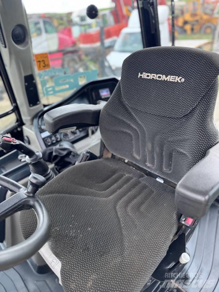Hidromek HMK 102 B Retrocargadoras