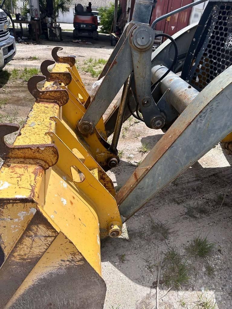 John Deere 310 J Retrocargadoras