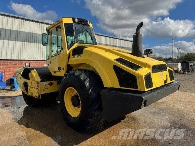 Bomag BW 213 D H-4 Rodillos de un solo tambor
