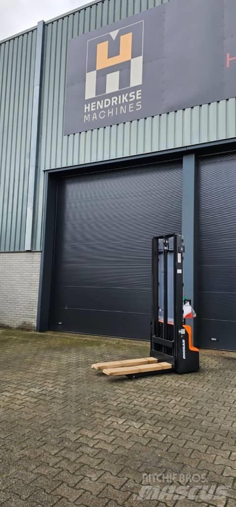 Doosan LSM 12 N Apiladores eléctricos