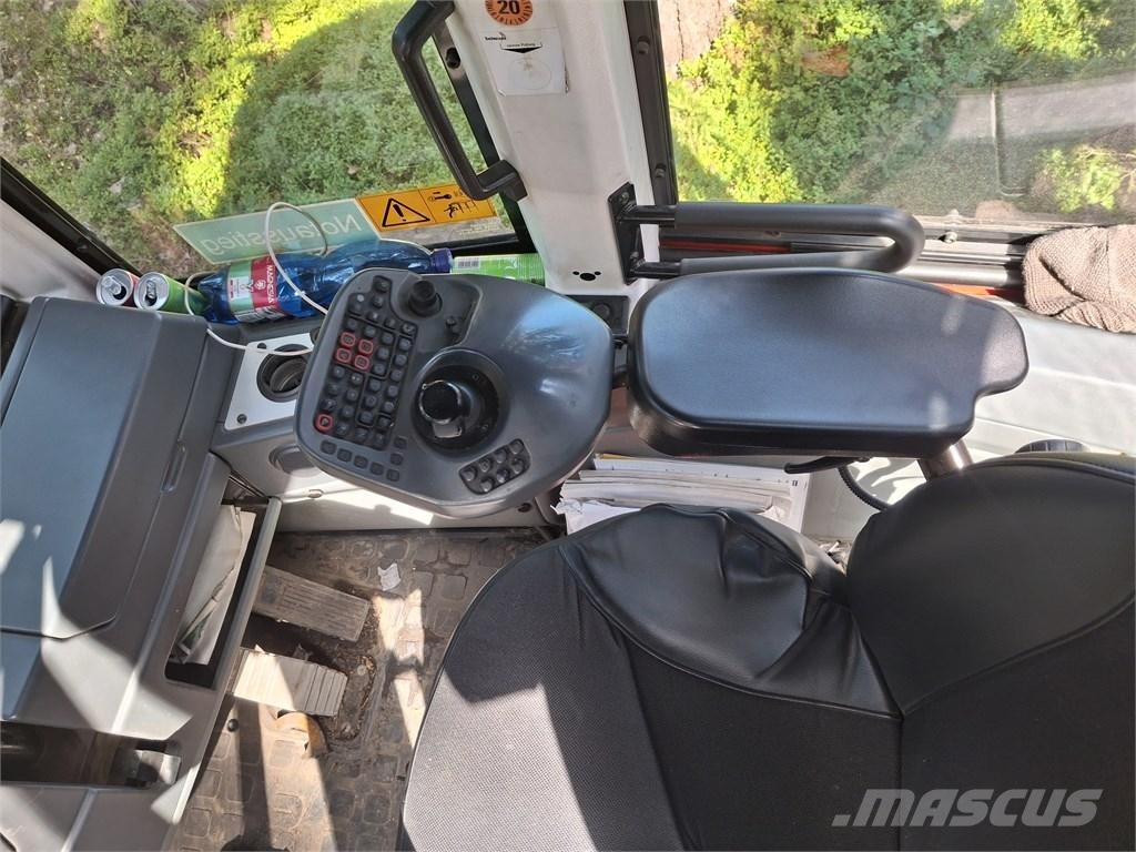 Komatsu 845 Autocargadoras