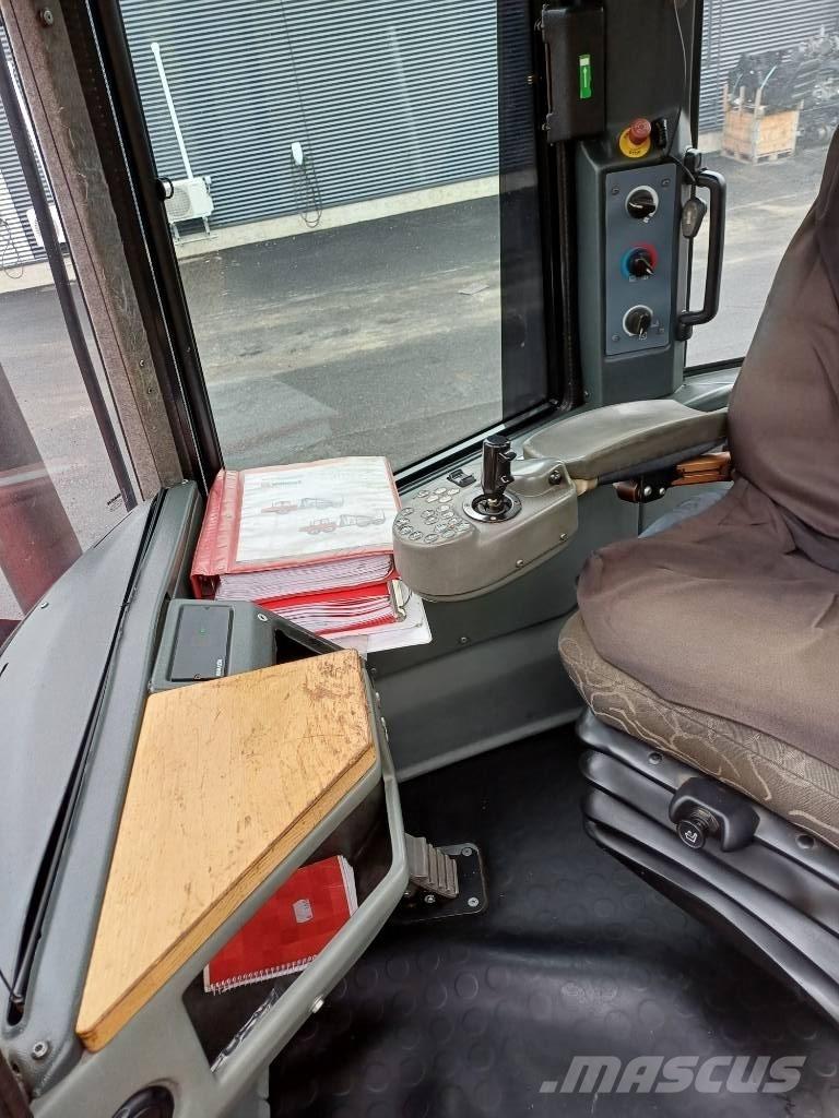 Komatsu 840 TX Autocargadoras