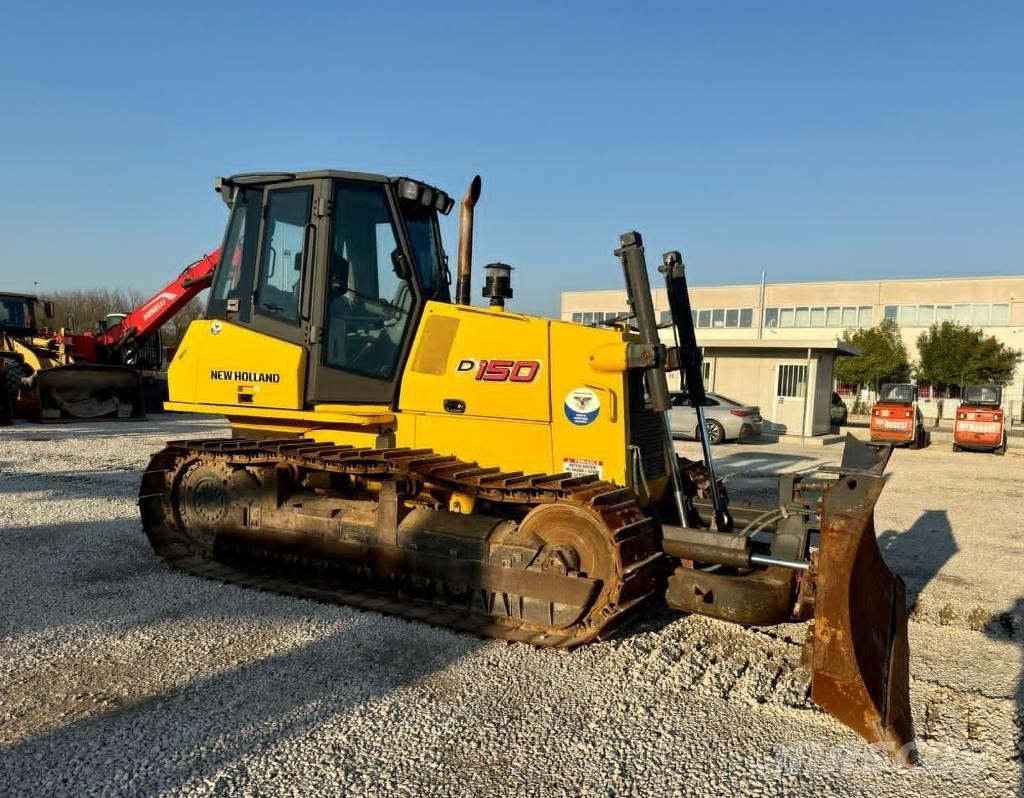 New Holland D 150 Buldozer sobre oruga