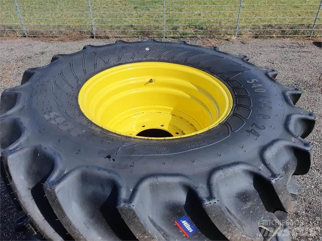 Mitas 540/65R24 x2 Neumáticos, ruedas y llantas