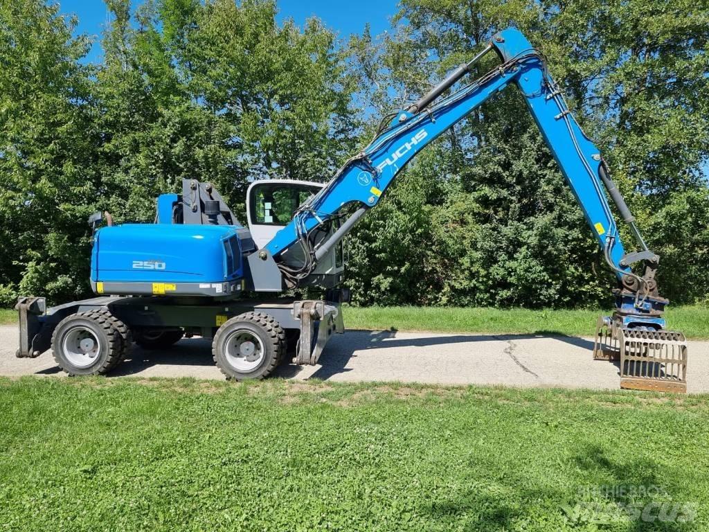 Fuchs MHL 250 Excavadoras de manutención