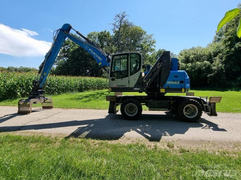 Fuchs MHL 250 Excavadoras de manutención