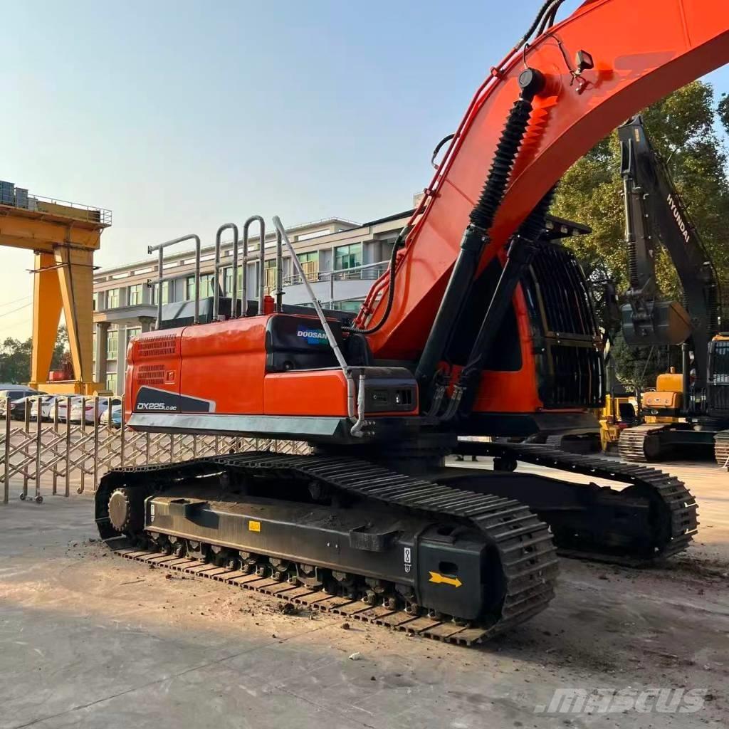 Doosan DX225LC-9C Excavadoras de cadenas