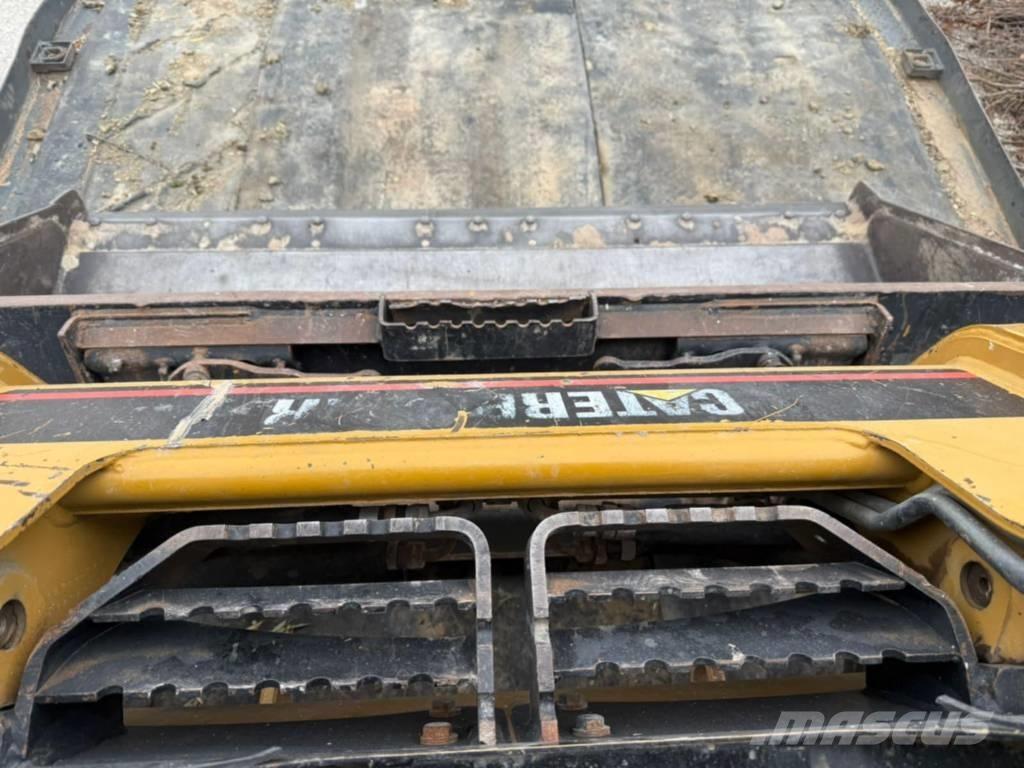 CAT 216 Minicargadoras