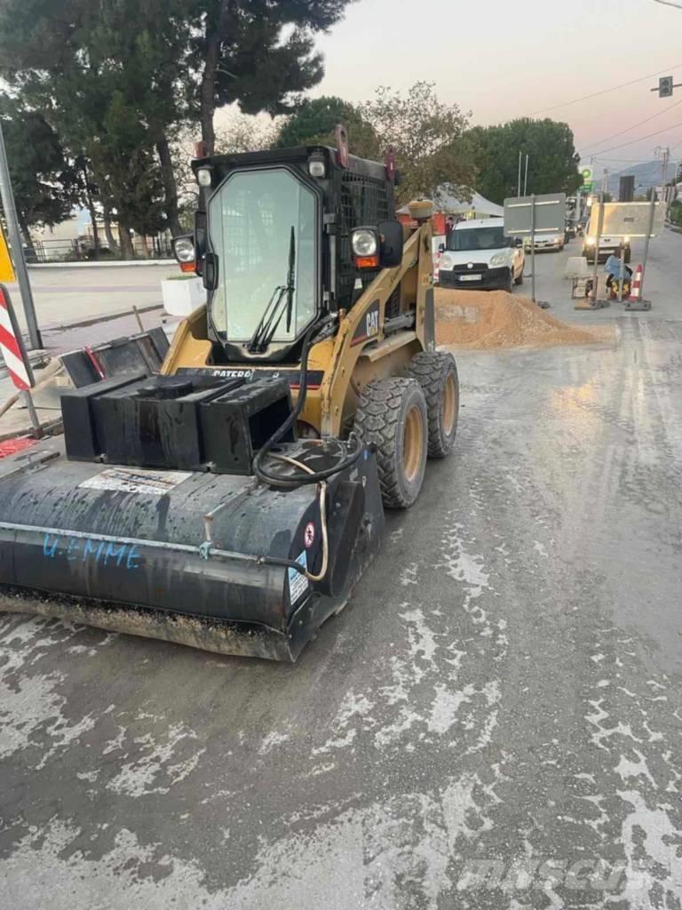 CAT 216 Minicargadoras