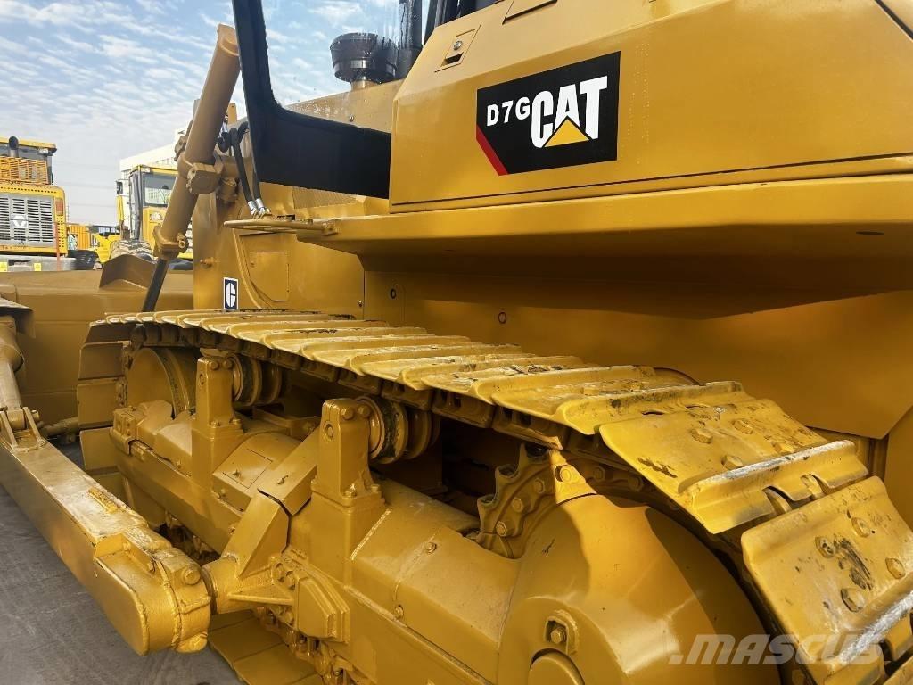 CAT D7G Buldozer sobre oruga